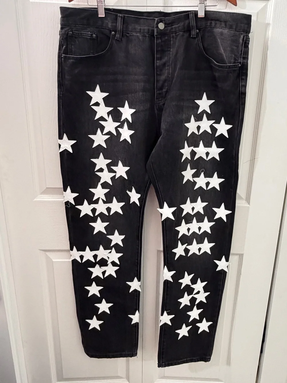 MNML Black Star Patch Denim Jeans Size 40 Distressed Streetwear Statement Pants